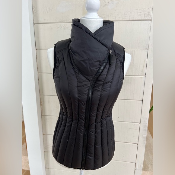 Calvin Klein Performance Down Vest with Asymmetrical Collar Size XS - Picture 2 of 9